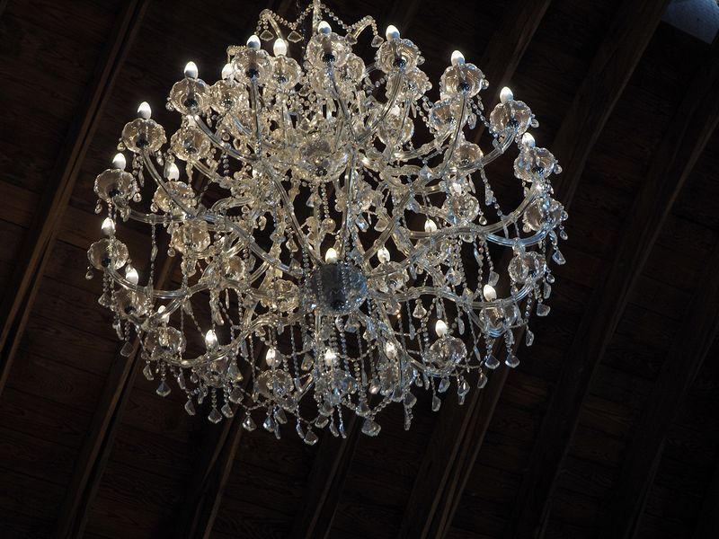 Chandelier 1