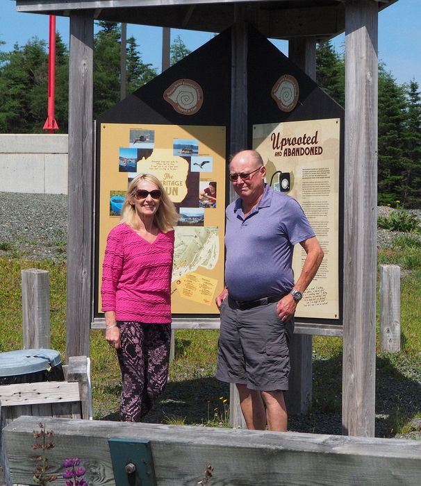 Eloise and Livingston at a historical sign