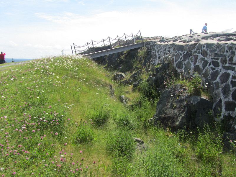 Bridge over the rock wall of the castle