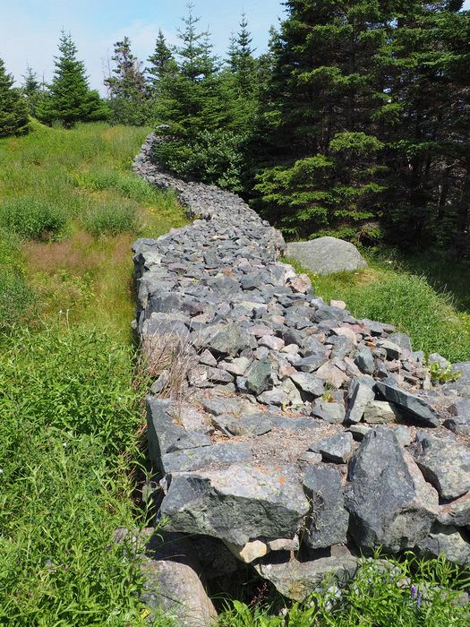 Rock wall outer defense