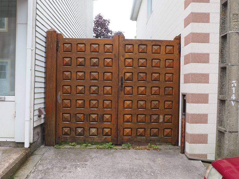 Nice gate