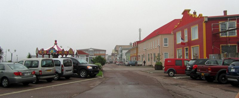 Road along the harbor