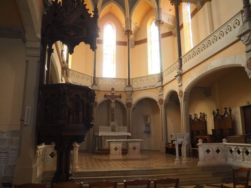 Inside the Chapelle Notre-Dame de Pipet