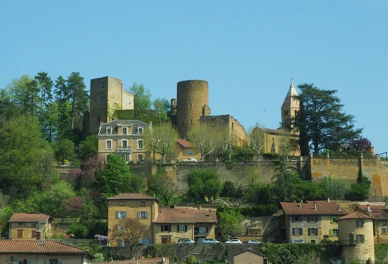 We pass the Chateau de Chessy